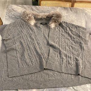 Neiman Marcus Cashmere Collection Luxury Cashmere Fox Fur-Trim Cape | NWOT